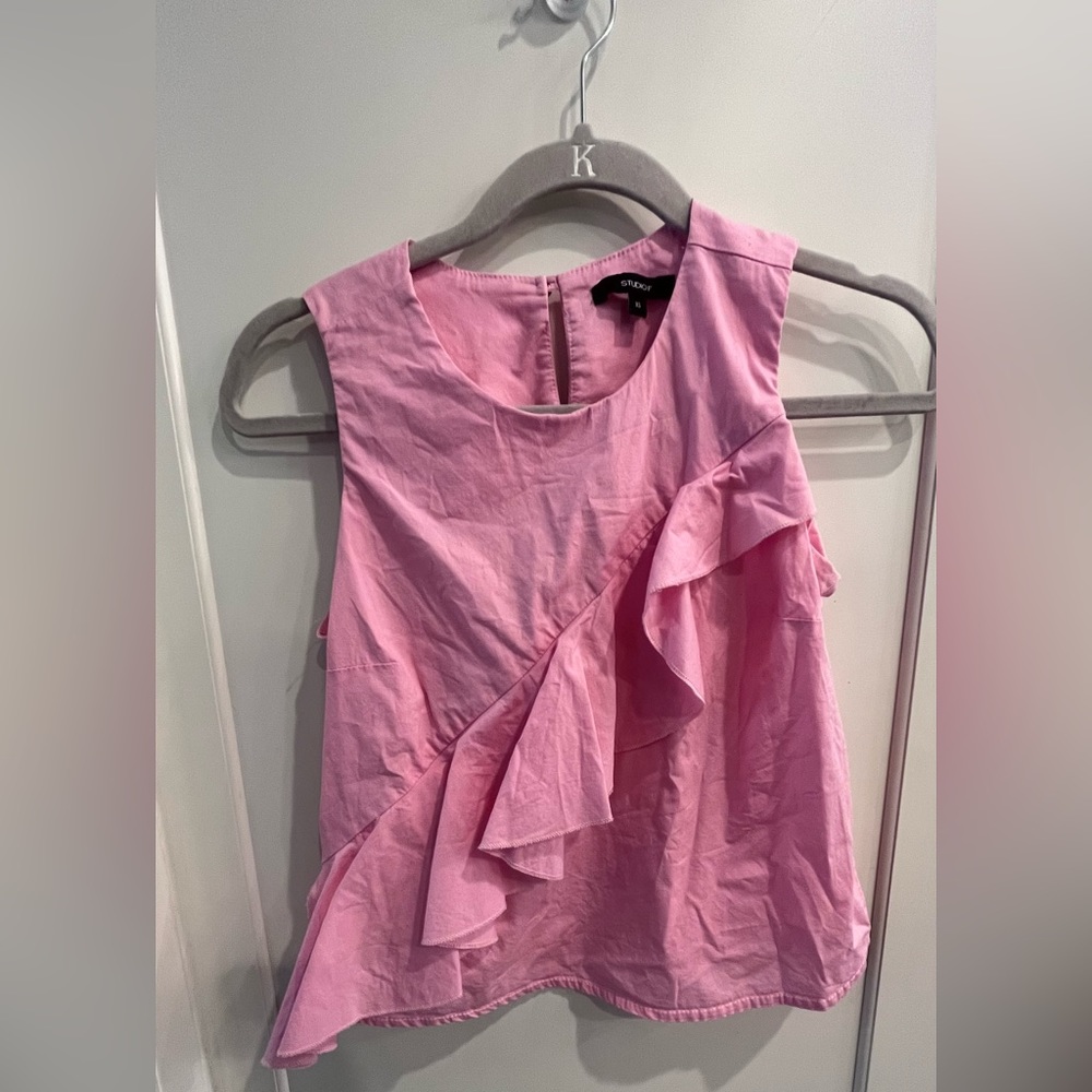 Studio F top